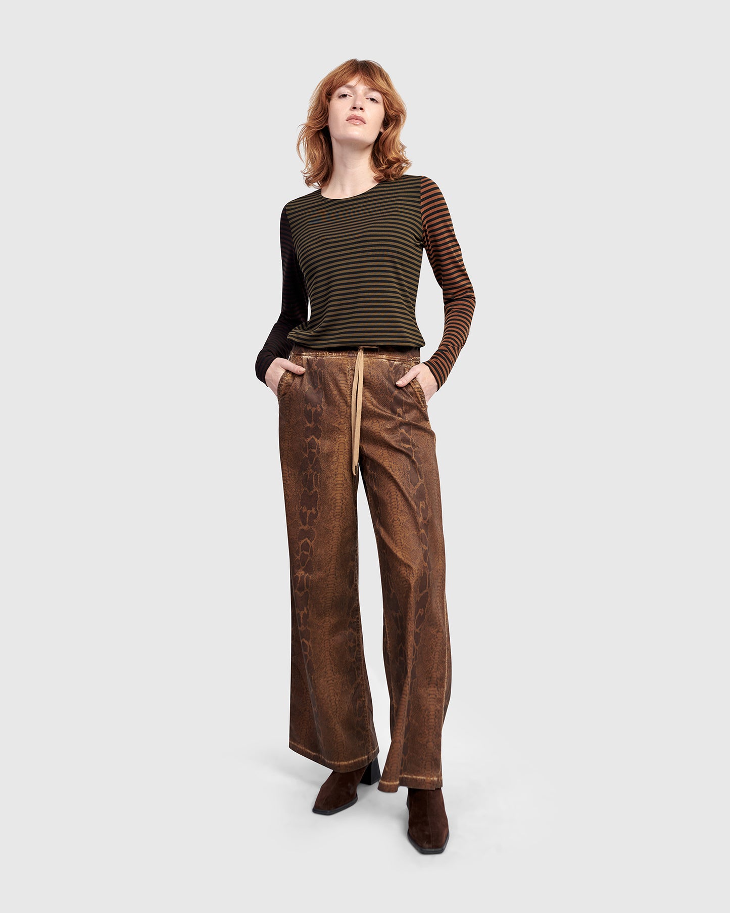 טישירט אורבן פסים דקים