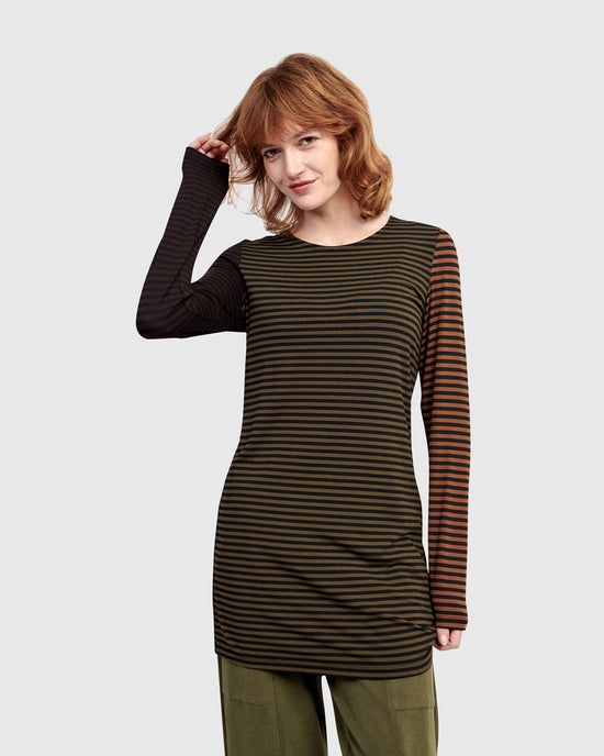 טישירט אורבן פסים דקים