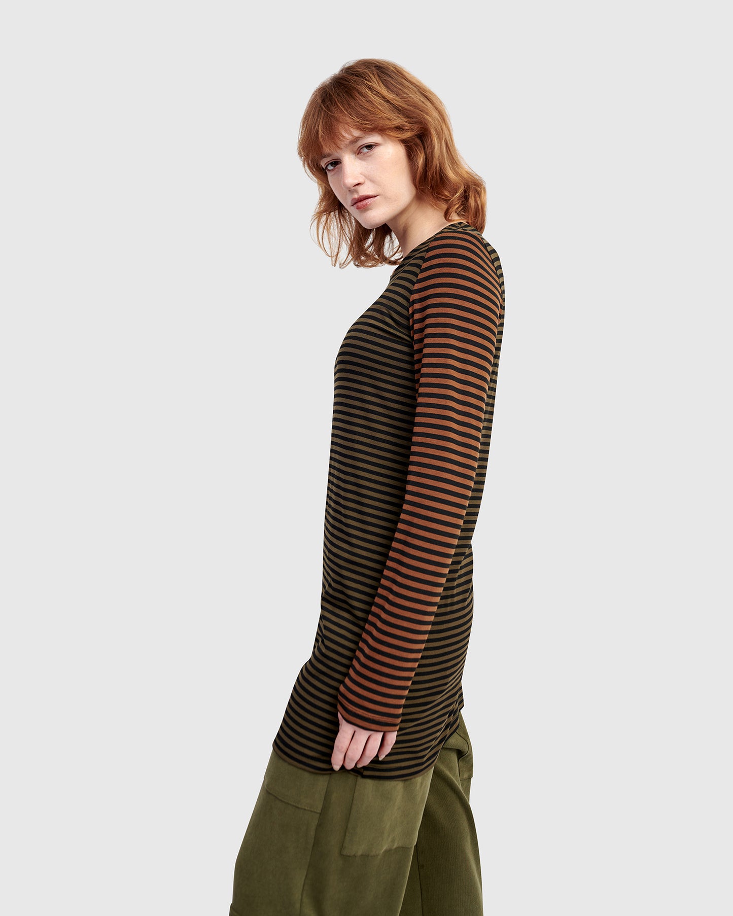 טישירט אורבן פסים דקים