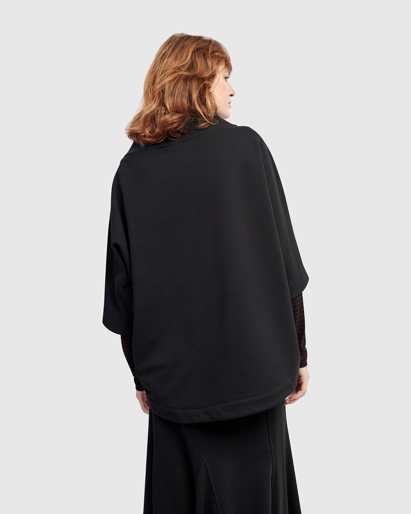 סווטשירט אורבן פרווה שחור