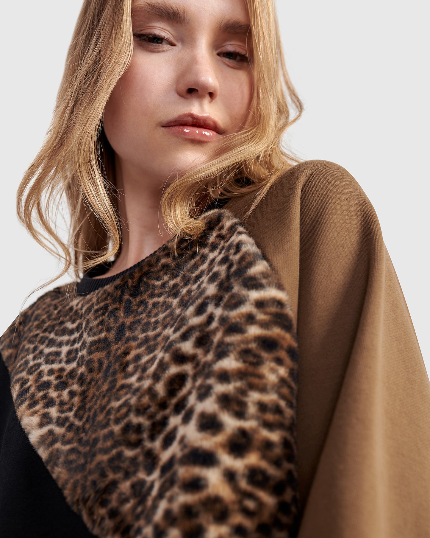 סווטשירט אורבן מחולק פרווה מיקס