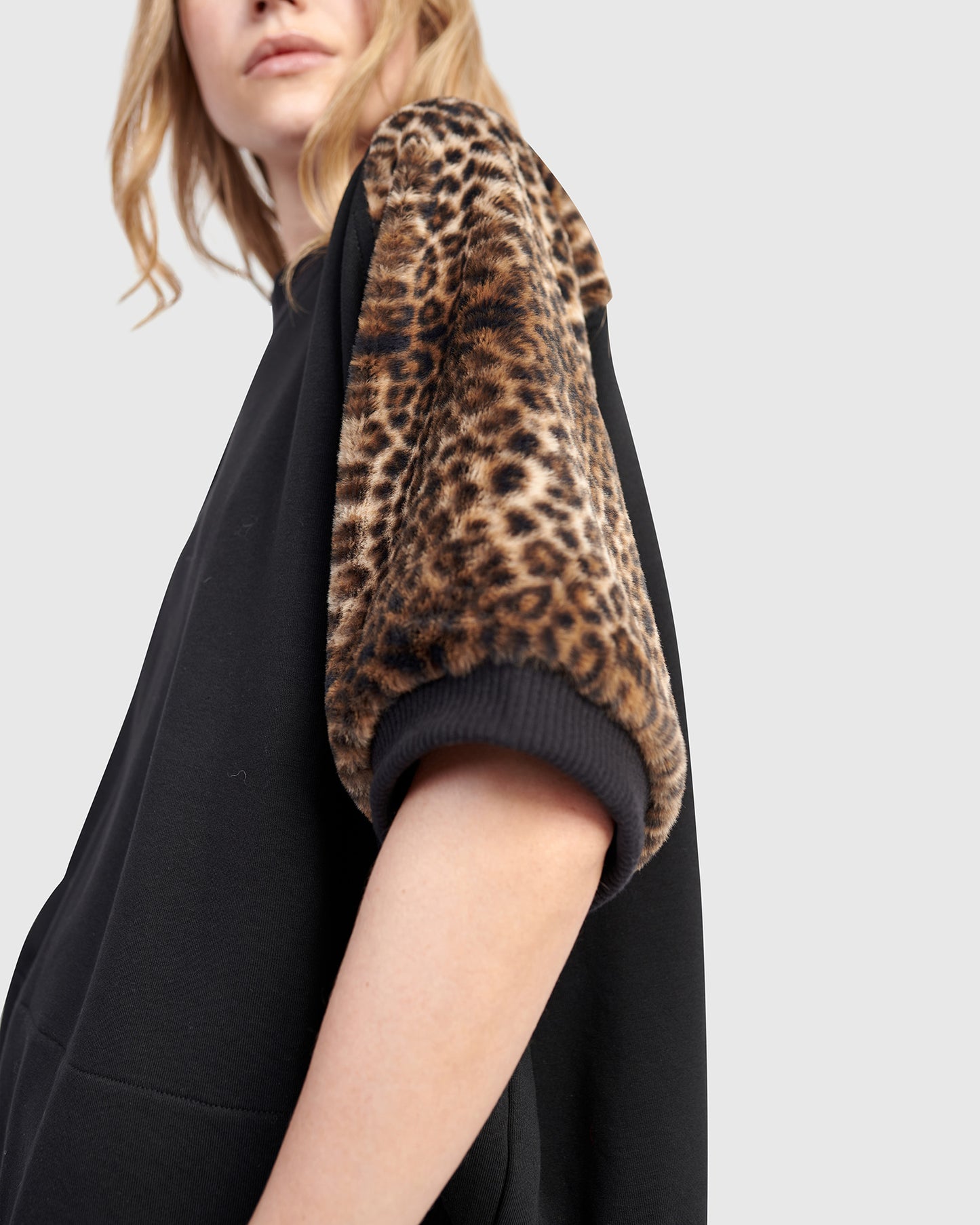 סווטשירט אורבן שרוול מנומר