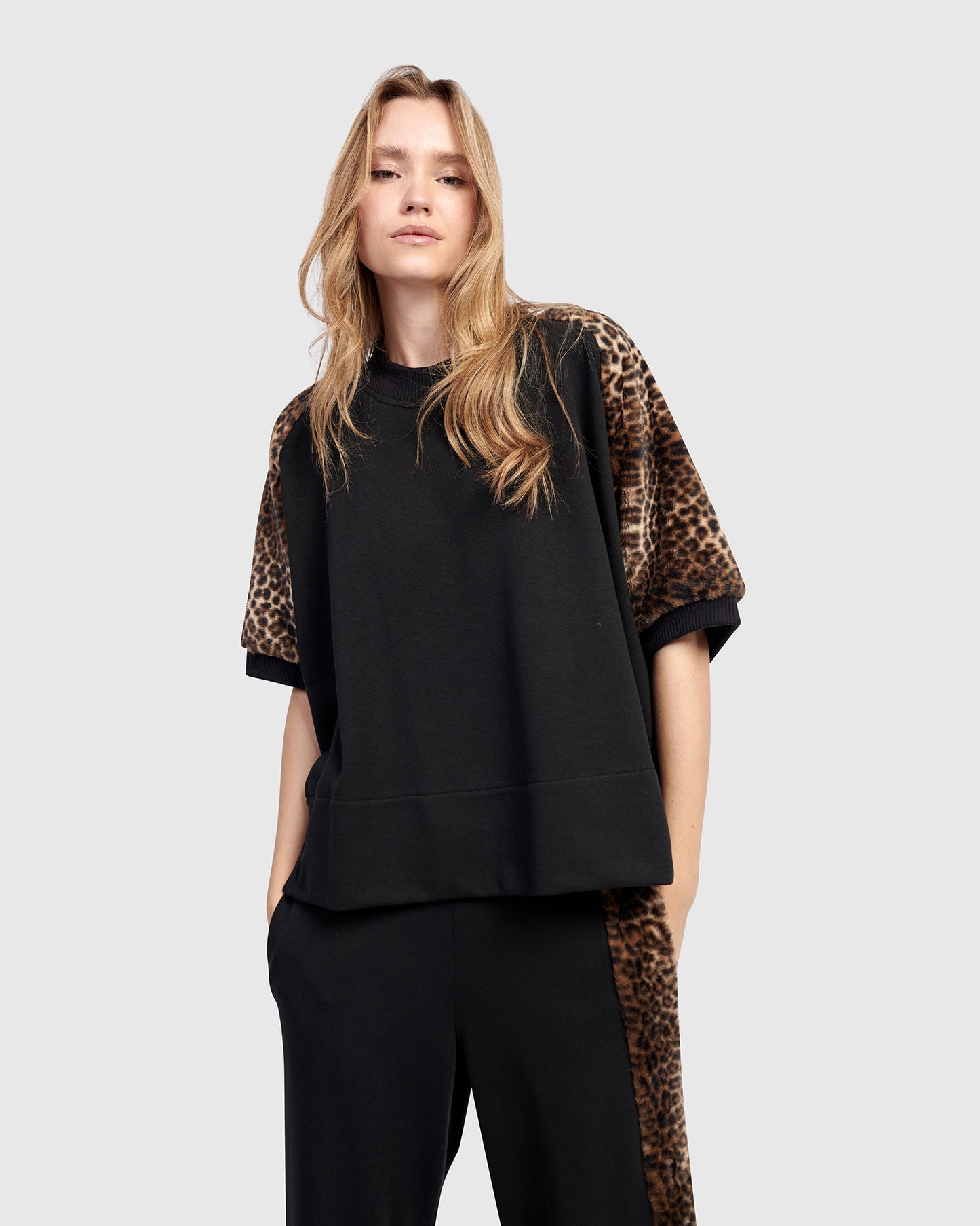 סווטשירט אורבן שרוול מנומר