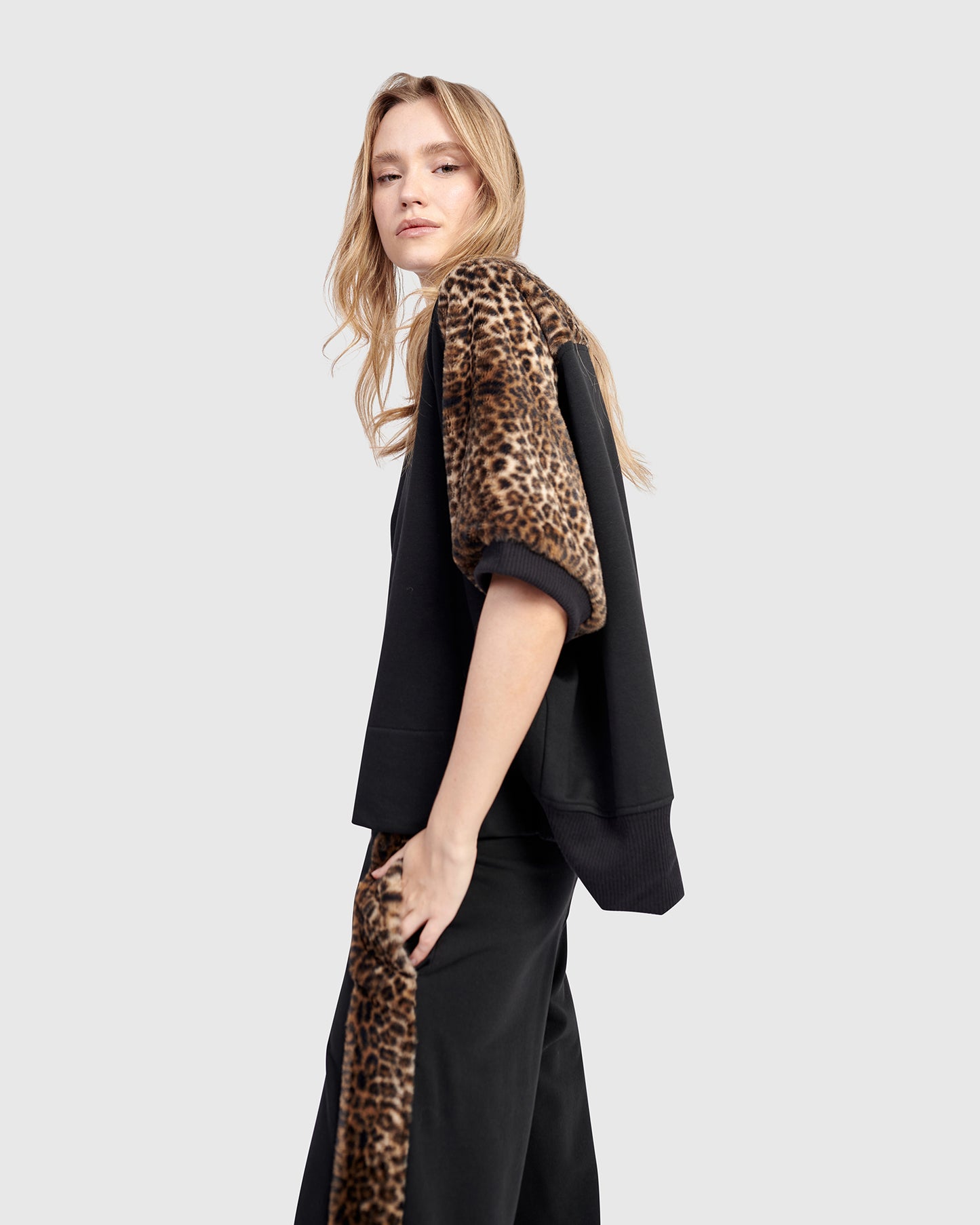 סווטשירט אורבן שרוול מנומר