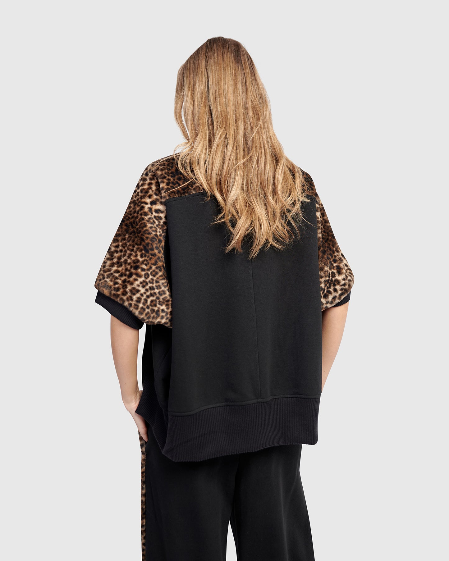 סווטשירט אורבן שרוול מנומר