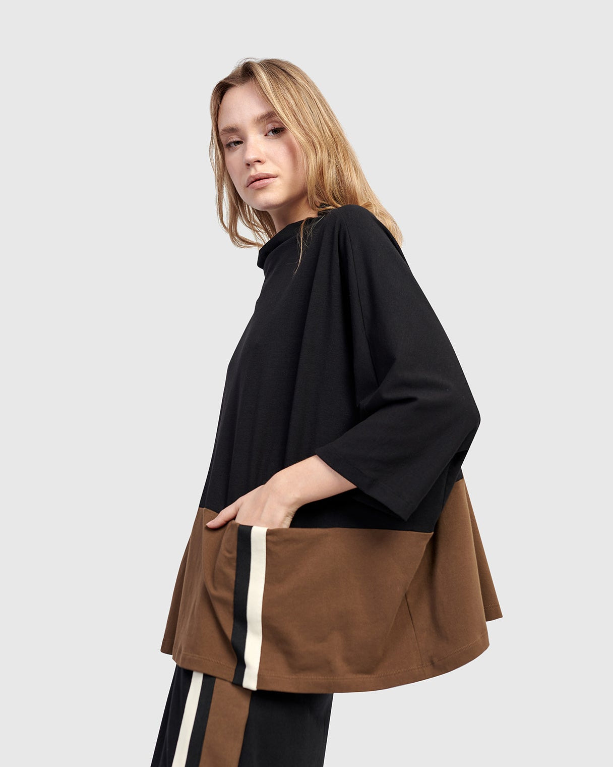 סווטשירט אורבן פס קצר