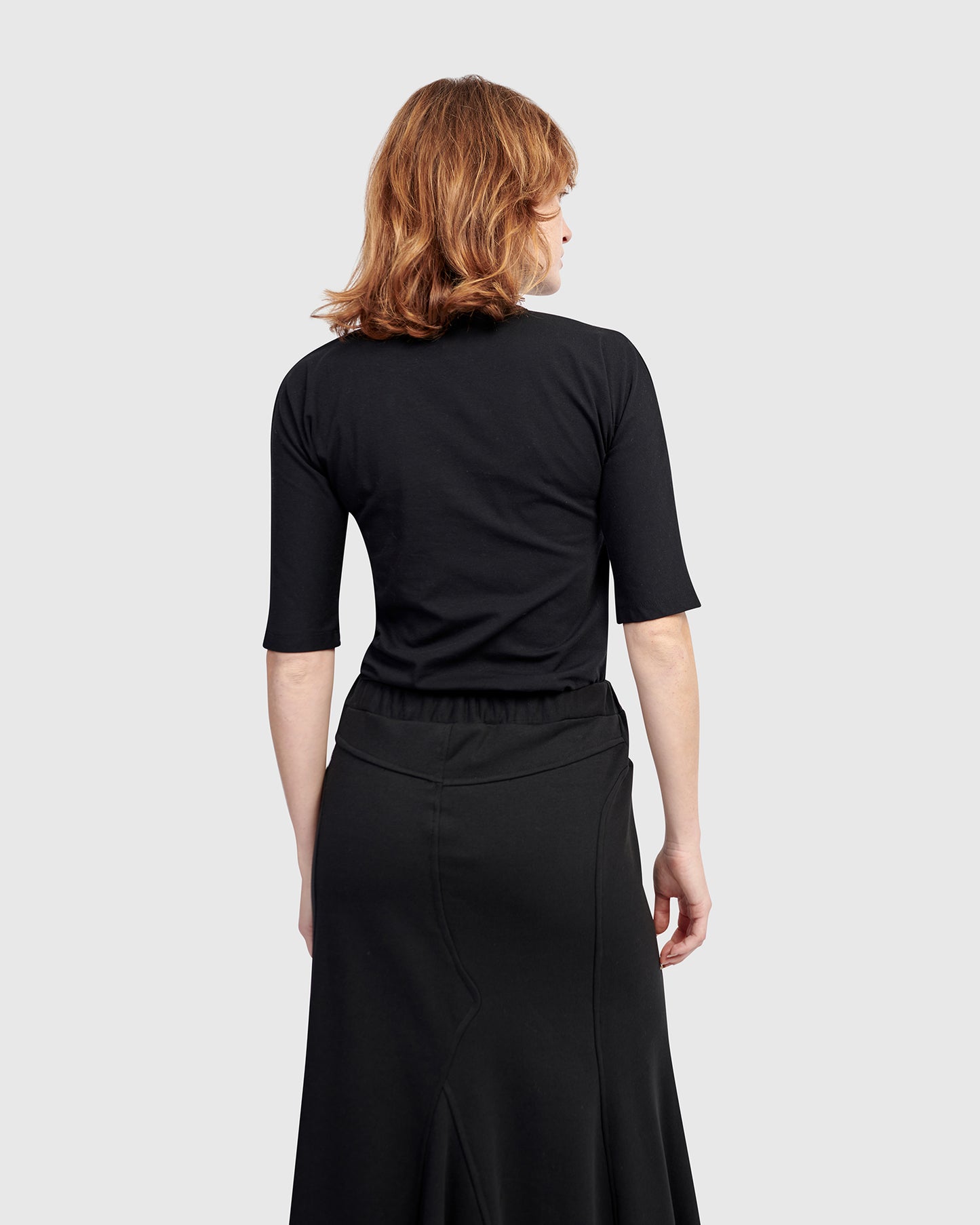 טישירט אורבן חמודה שחורה