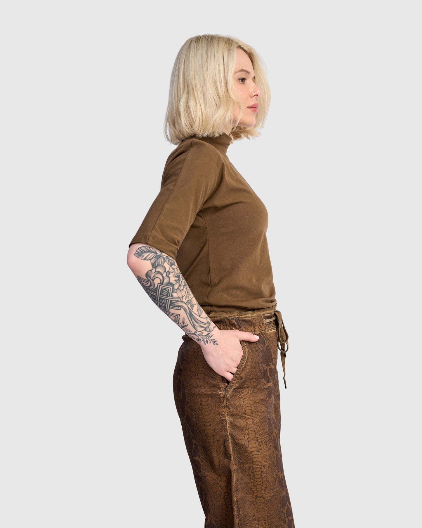 טישירט אורבן חמודה כאמל