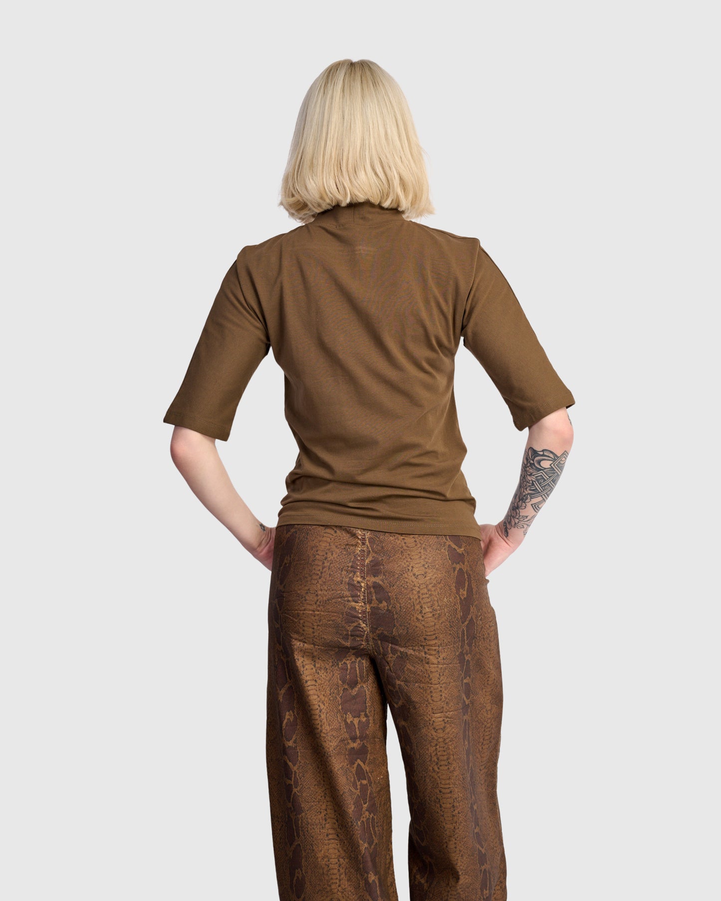 טישירט אורבן חמודה כאמל