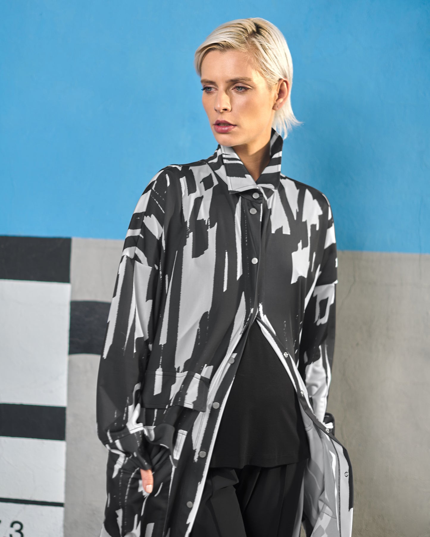 שמלה סופי שחור לבן