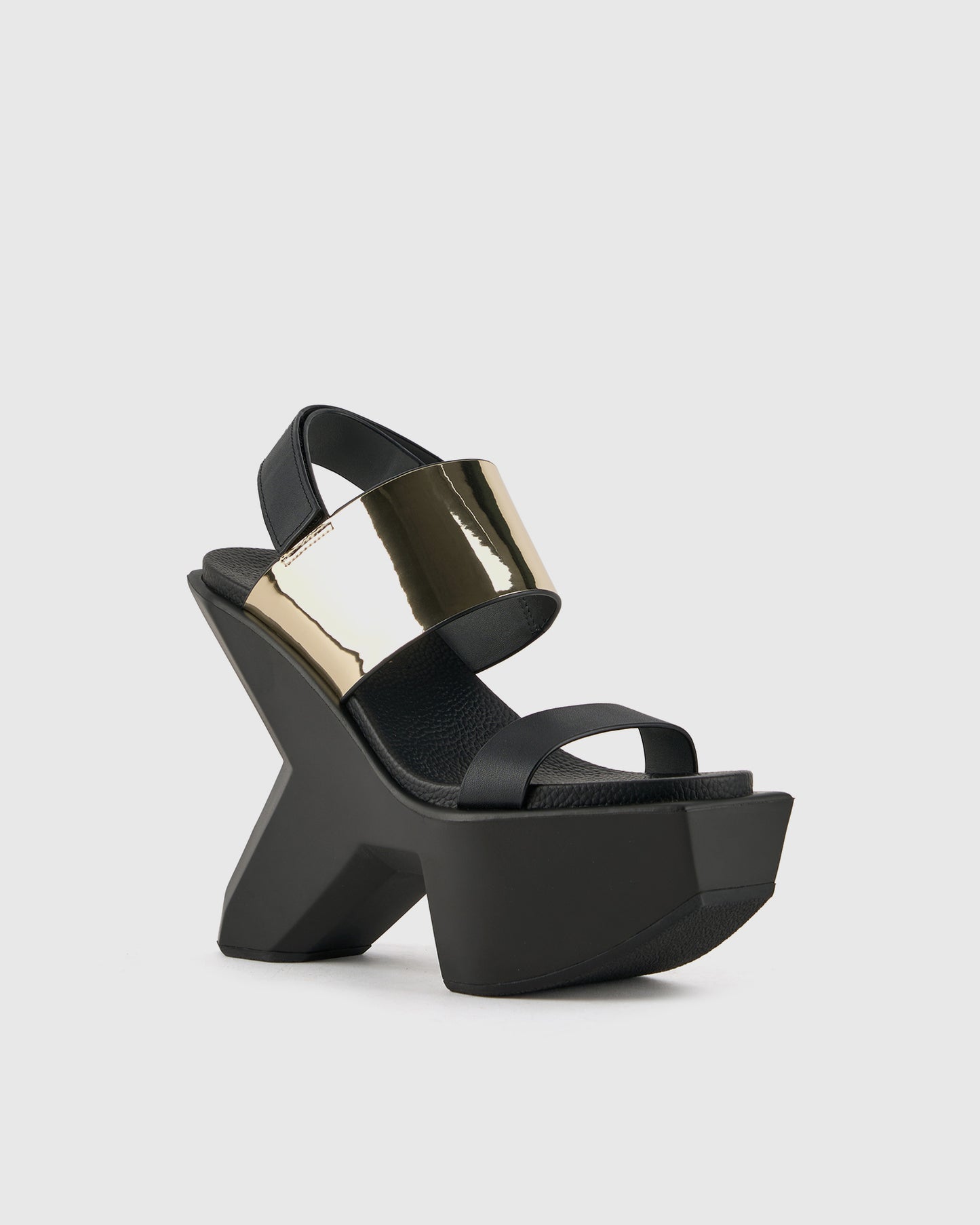 בולדר סנדל זהב