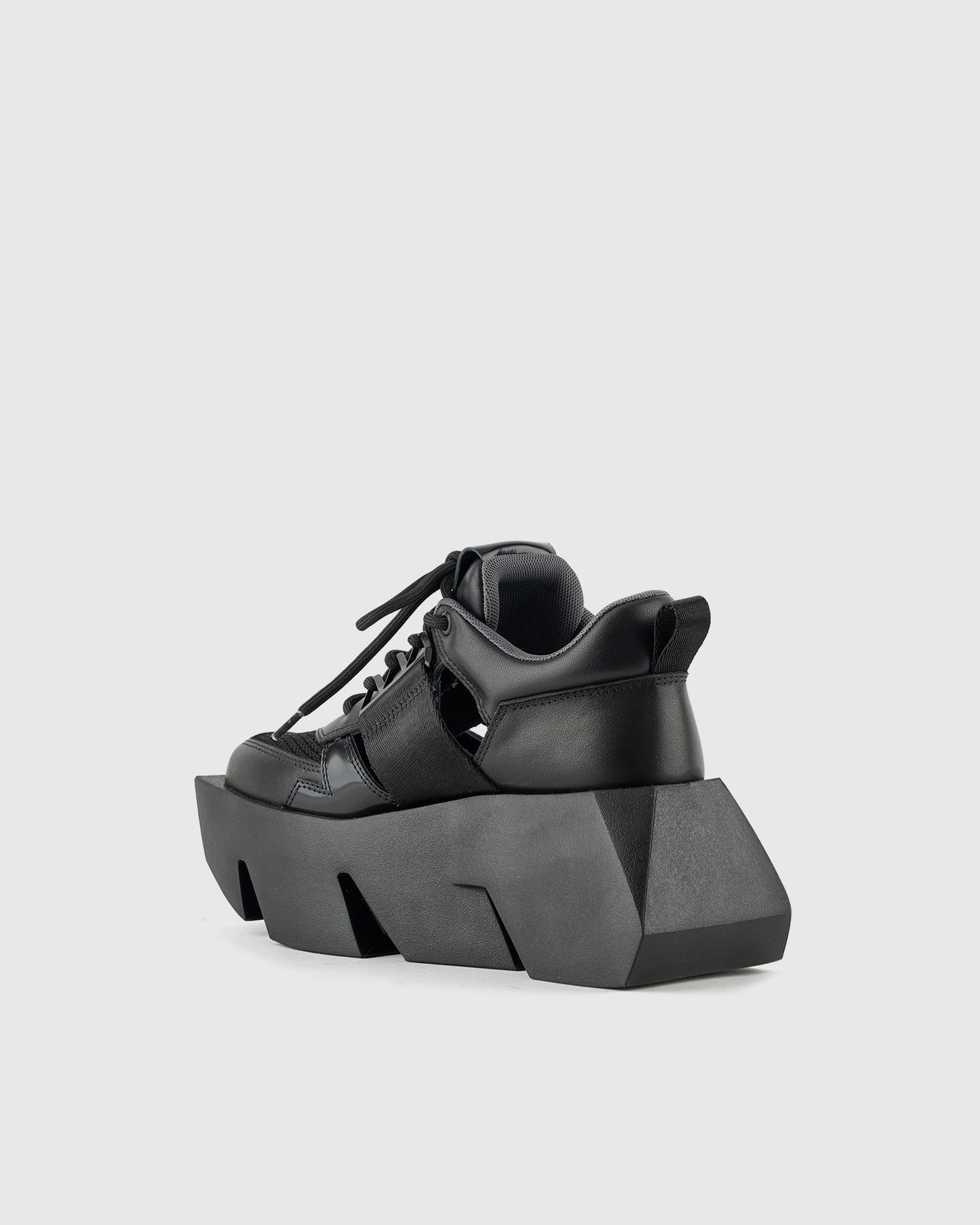 בול ספורטי שחור