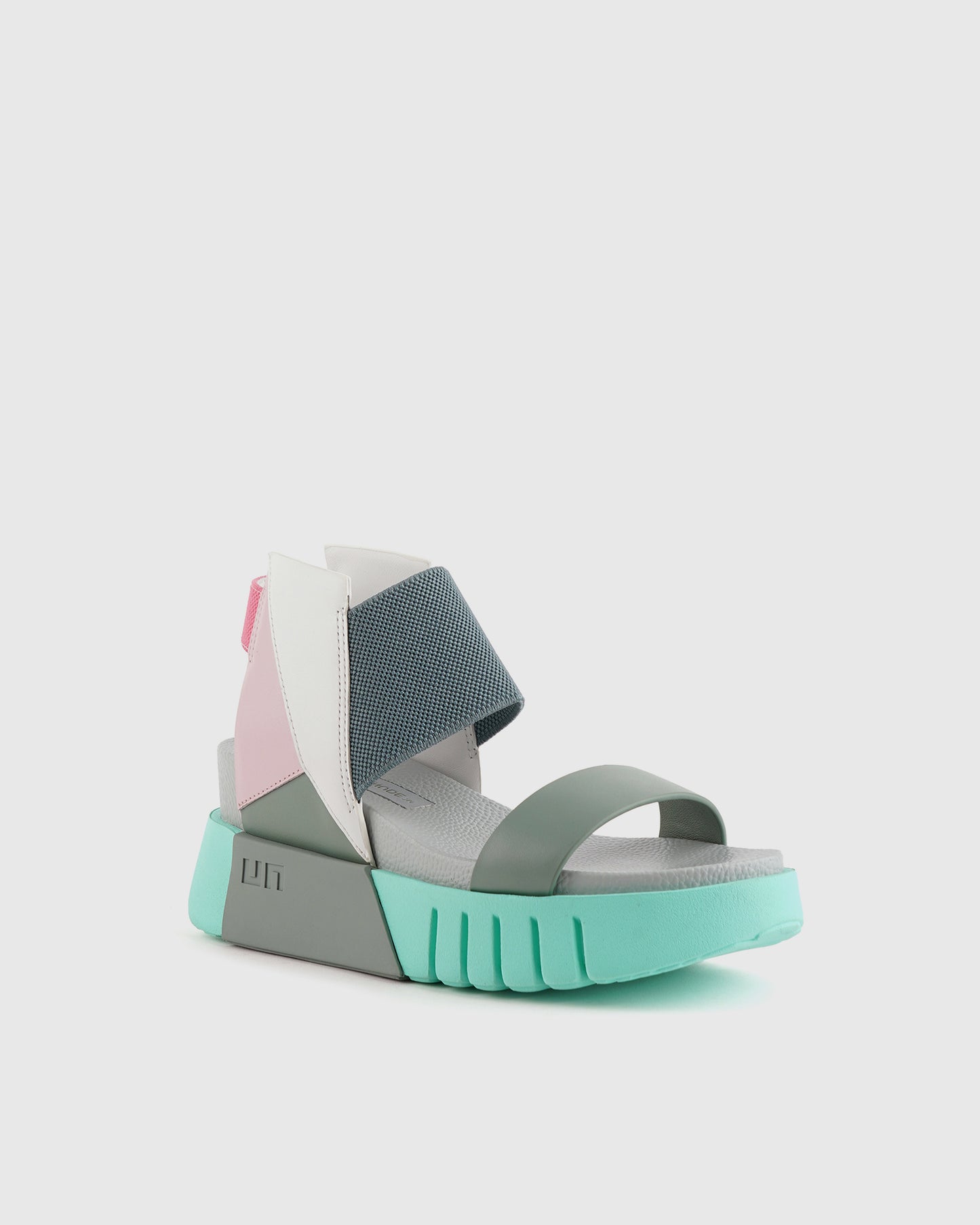 דלתא 3D סנדל פיוצ'ר מיקס