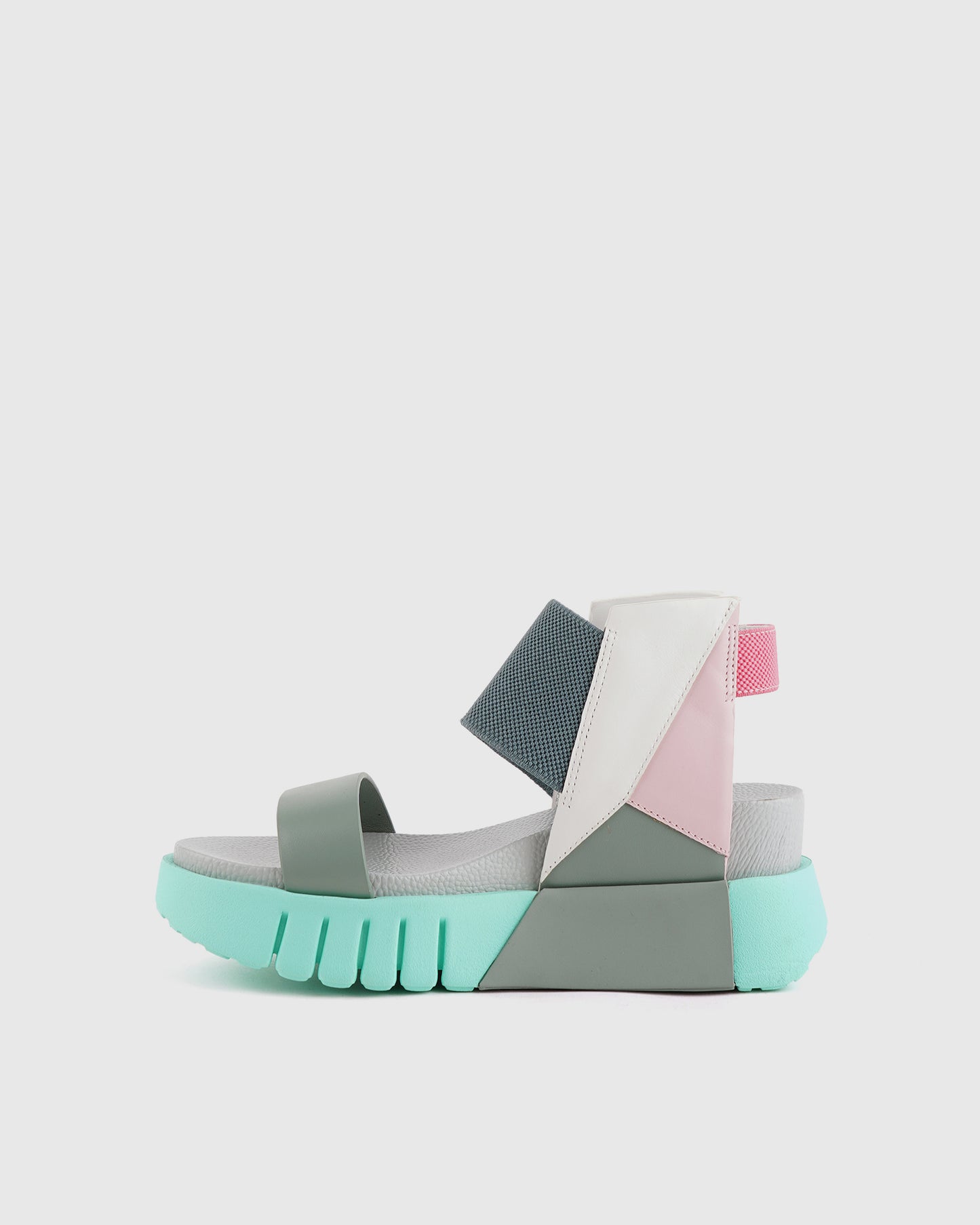 דלתא 3D סנדל פיוצ'ר מיקס