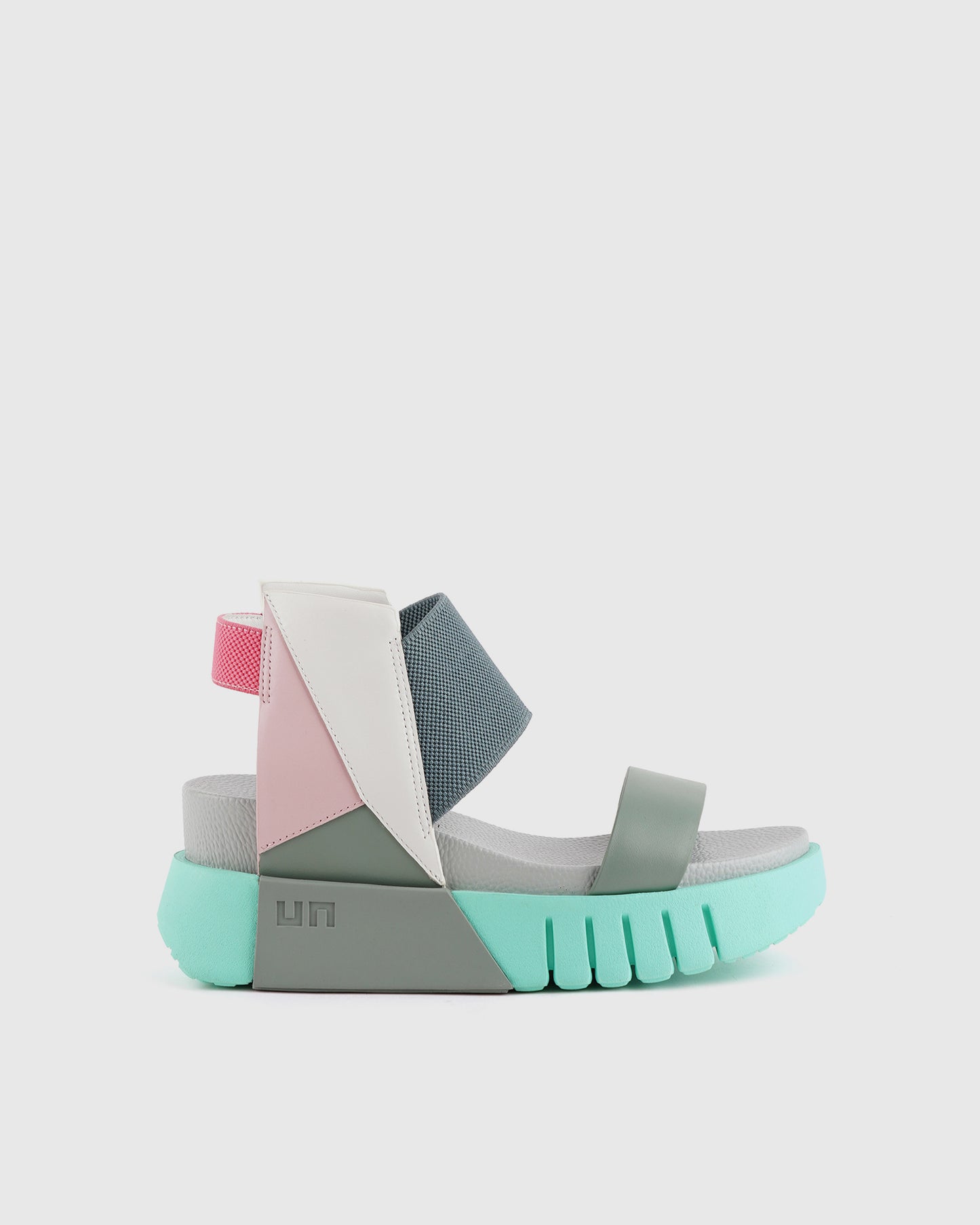 דלתא 3D סנדל פיוצ'ר מיקס