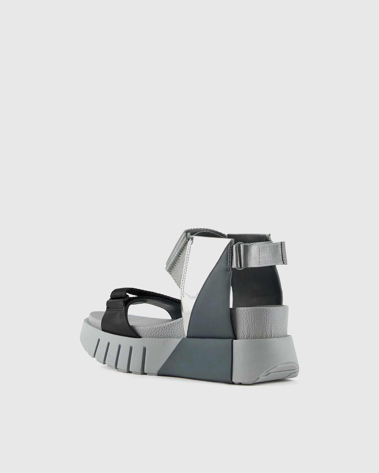 דלתא ראן סטיל