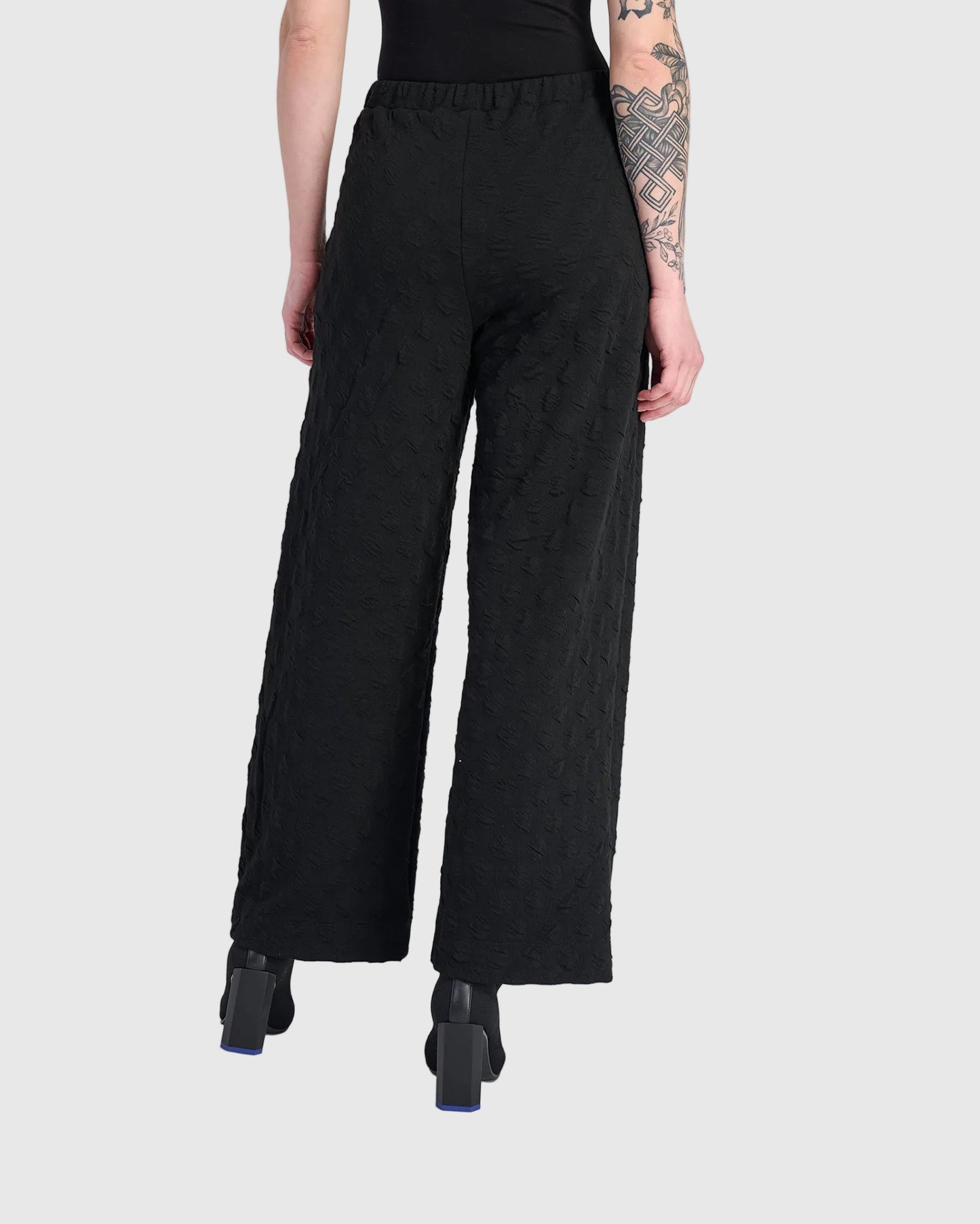 מכנסי בסטי חורפי שחור מקומט