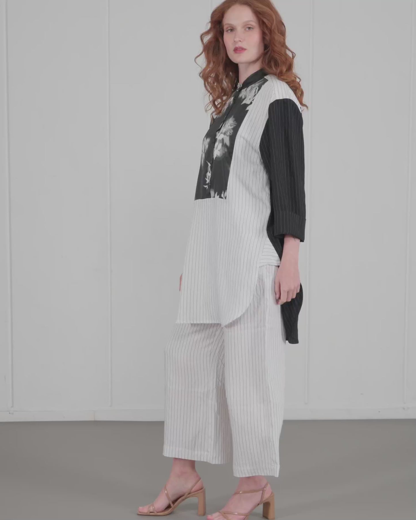 להעלות ולנגן וידיאו לגלריית צפיה, טוניקה ליבית שחורה
