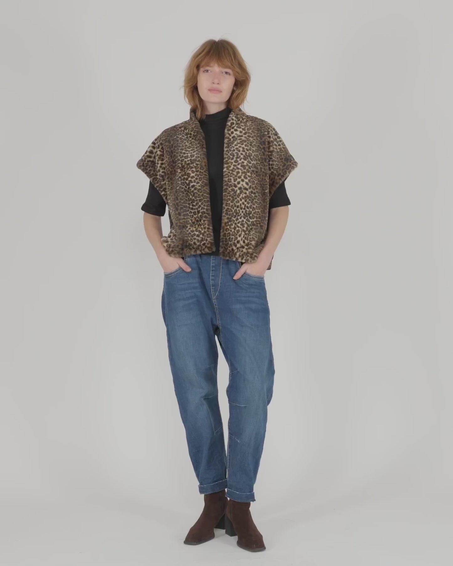 להעלות ולנגן וידיאו לגלריית צפיה, ווסט אורבן פרווה מנומר
