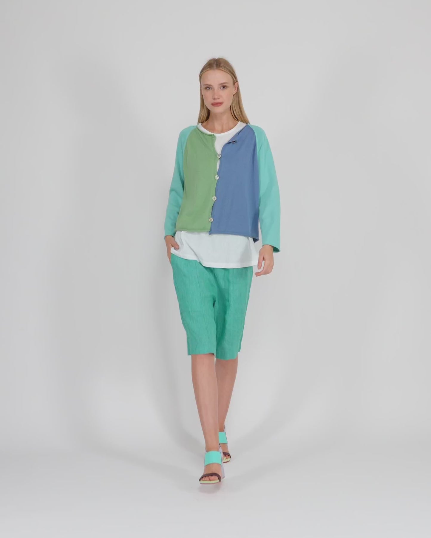 להעלות ולנגן וידיאו לגלריית צפיה, קרדיגן קולורבלוק אקווה
