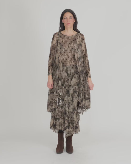 להעלות ולנגן וידיאו לגלריית צפיה, חצאית תלתלים נקודות
