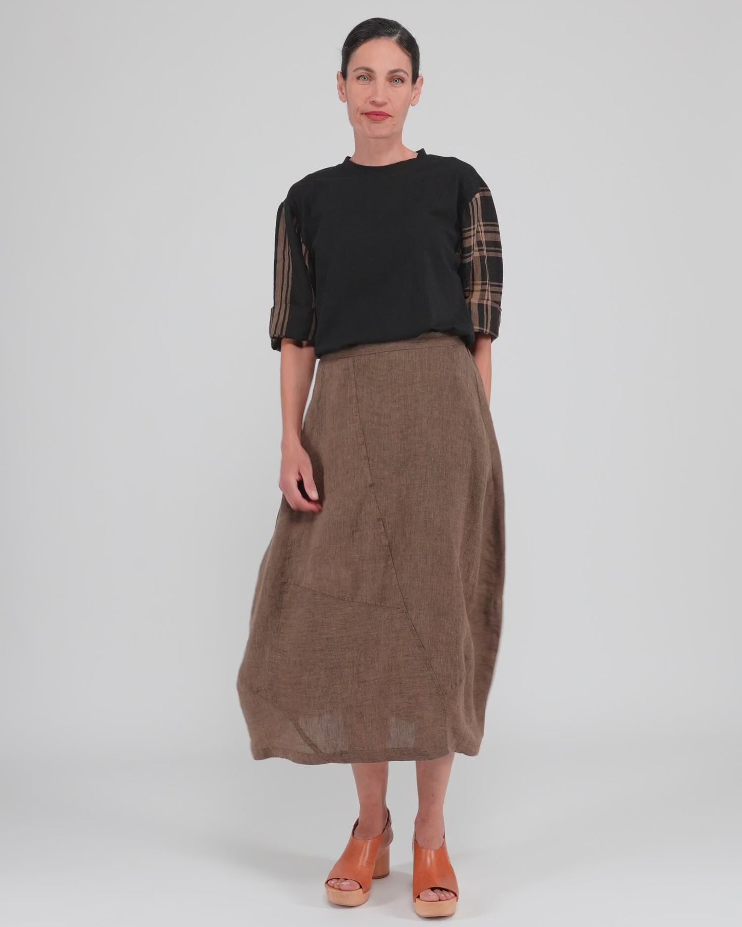 להעלות ולנגן וידיאו לגלריית צפיה, טישירט שרוול פשתן שחורה
