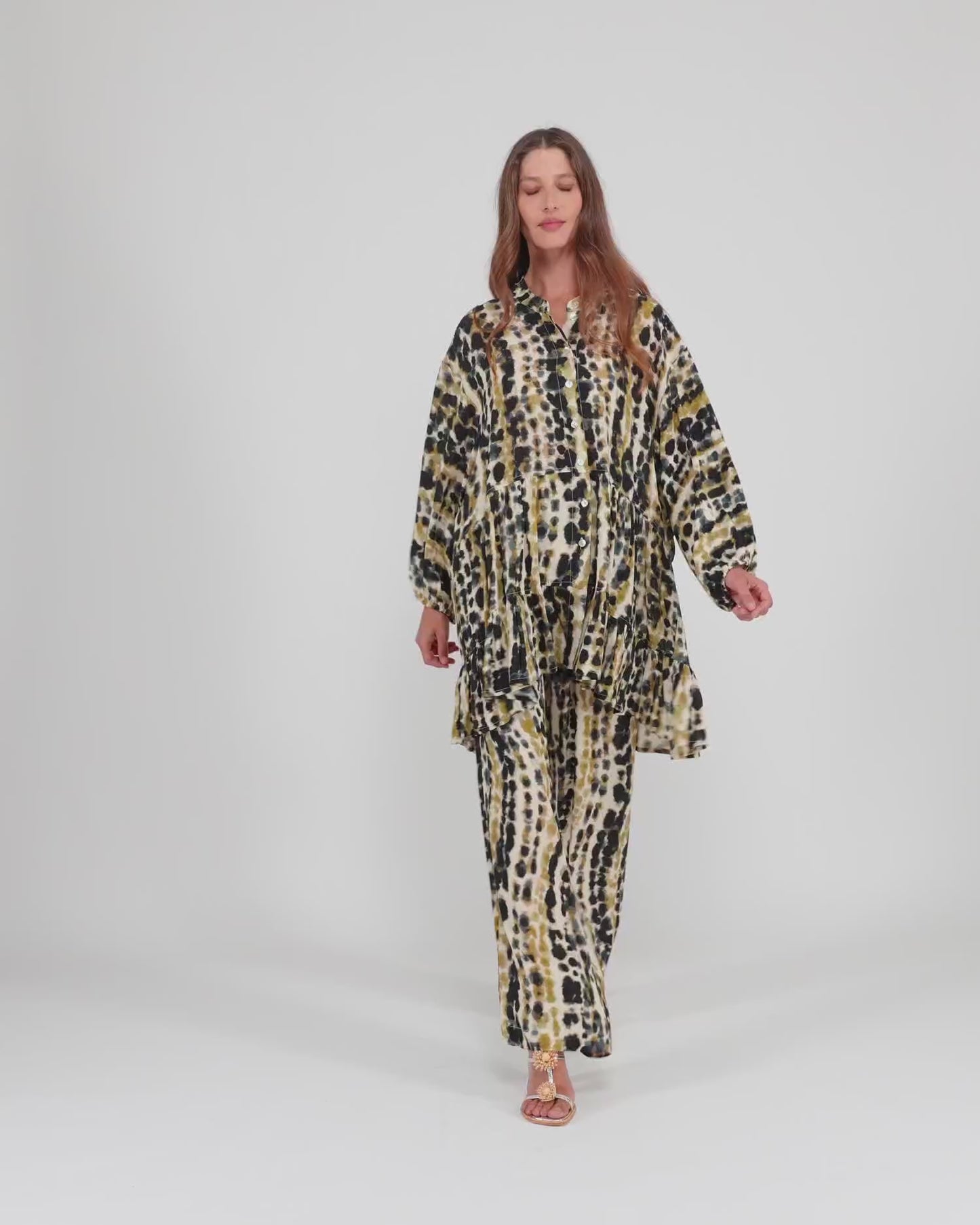 להעלות ולנגן וידיאו לגלריית צפיה, טוניקה קצפת כתמים
