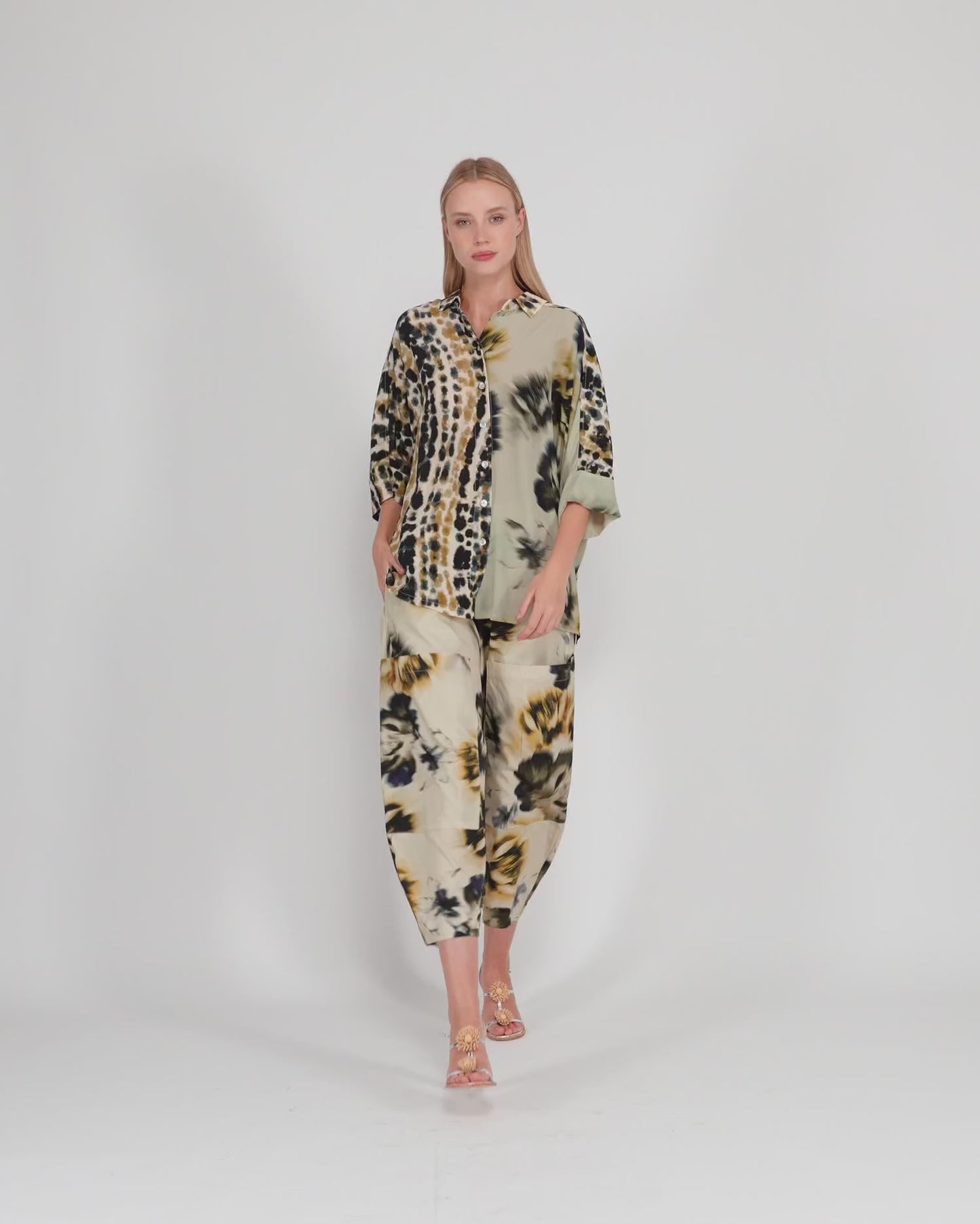 להעלות ולנגן וידיאו לגלריית צפיה, חולצה רותי כתמים
