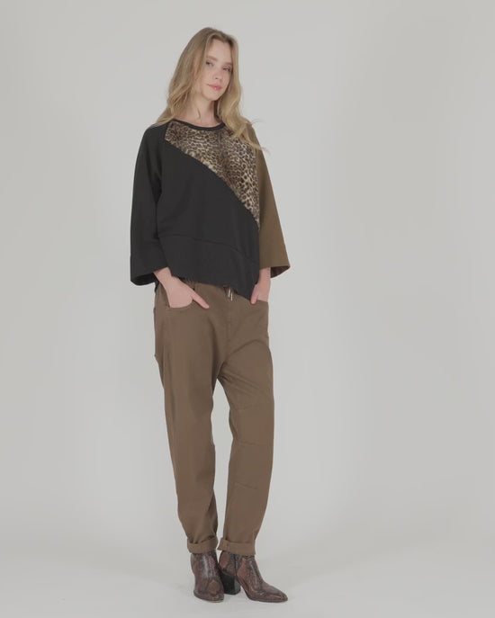 להעלות ולנגן וידיאו לגלריית צפיה, סווטשירט אורבן מחולק פרווה מיקס
