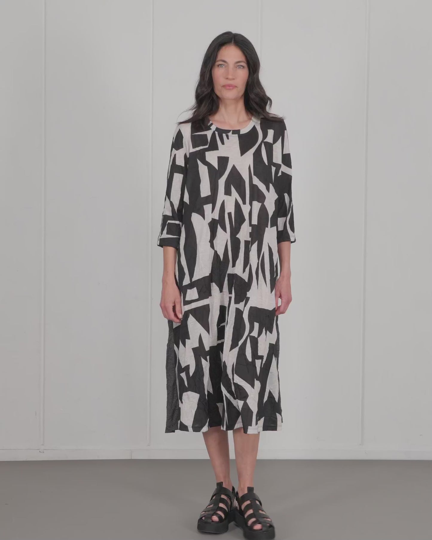 להעלות ולנגן וידיאו לגלריית צפיה, שמלה קרינקל חצי מיקס
