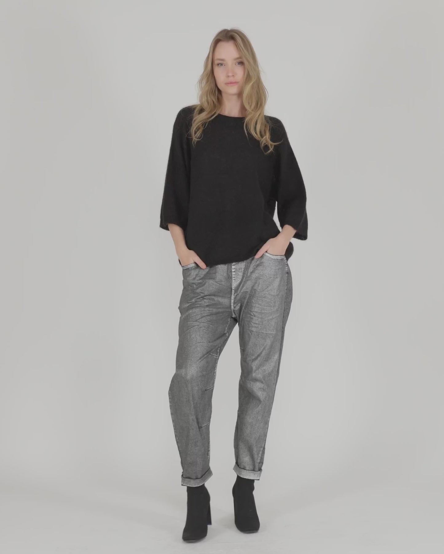 להעלות ולנגן וידיאו לגלריית צפיה, סריג אלפקה שחור
