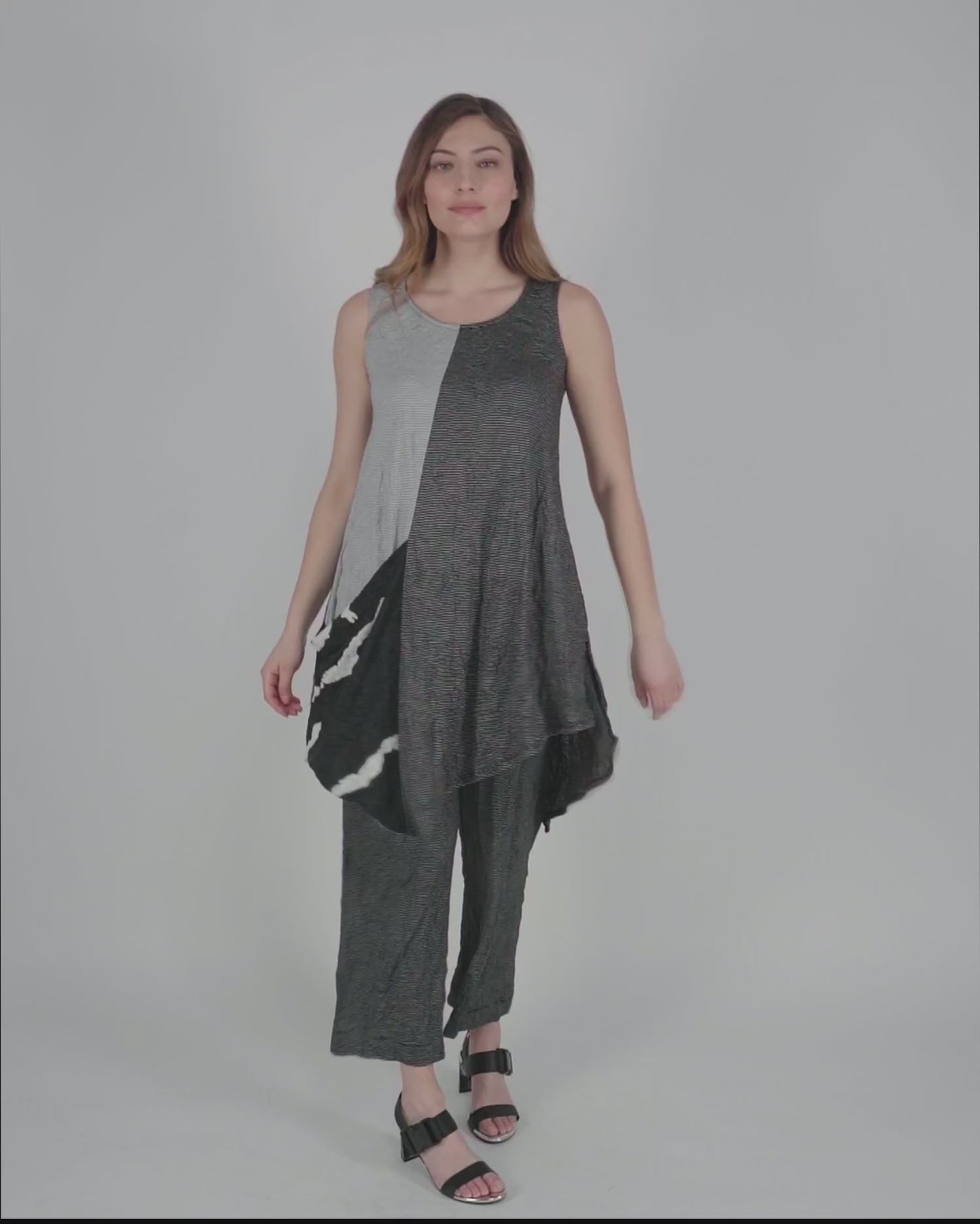 להעלות ולנגן וידיאו לגלריית צפיה, גופייה פס פסים שחור
