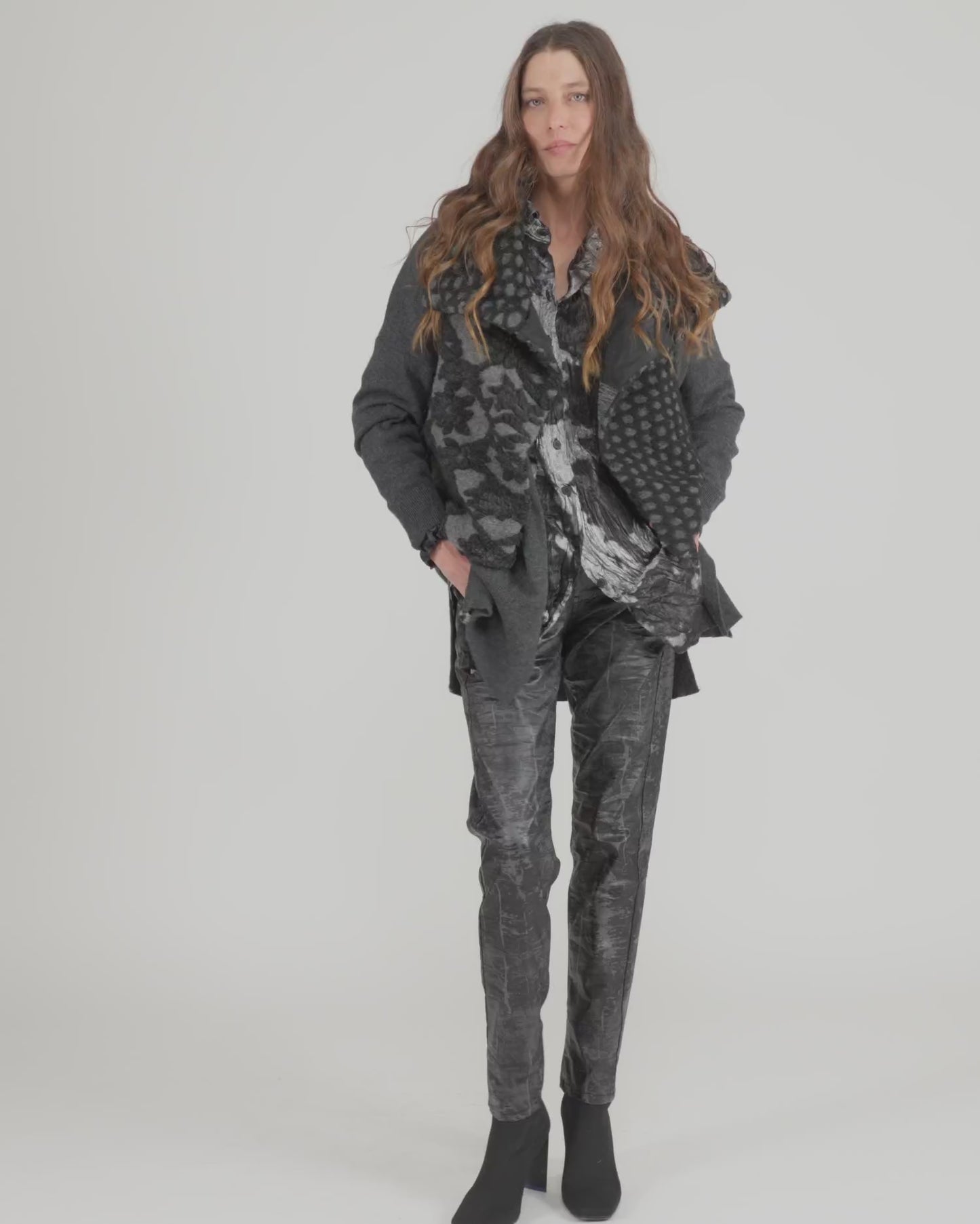 להעלות ולנגן וידיאו לגלריית צפיה, חולצה גברית כסף
