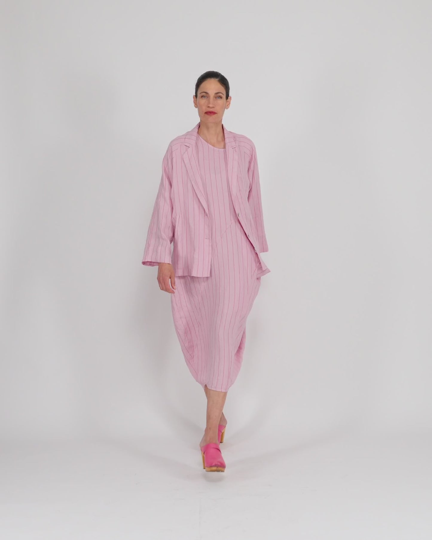 להעלות ולנגן וידיאו לגלריית צפיה, ז&amp;#39;קט פשתן ורוד
