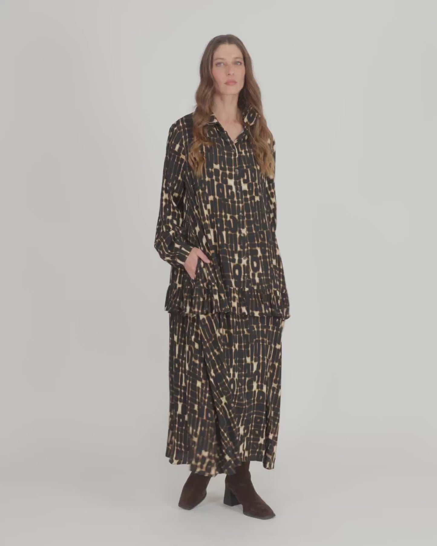 להעלות ולנגן וידיאו לגלריית צפיה, שמלה רטרו מודפסים
