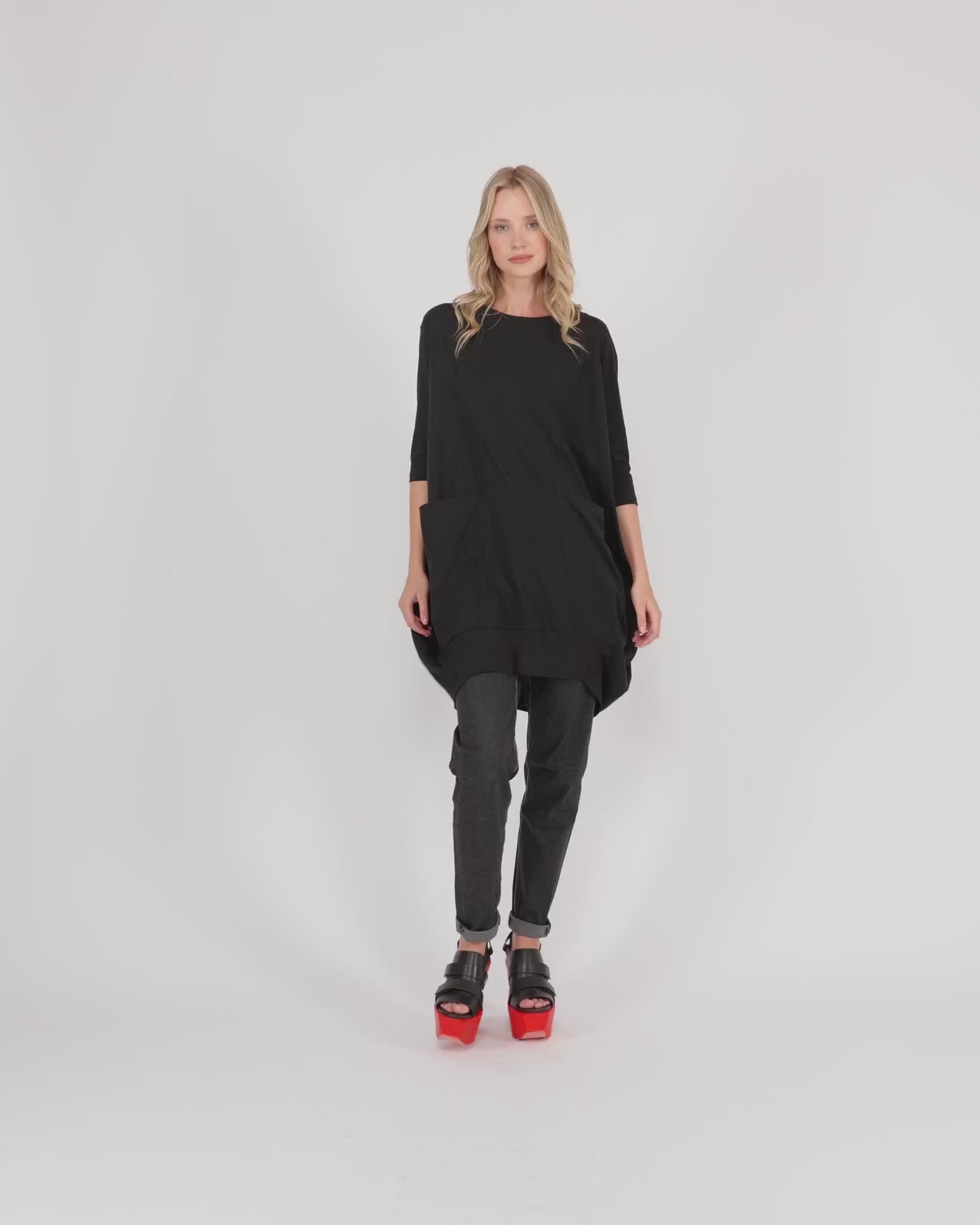 להעלות ולנגן וידיאו לגלריית צפיה, טוניקה אורבן כיסים שחורה
