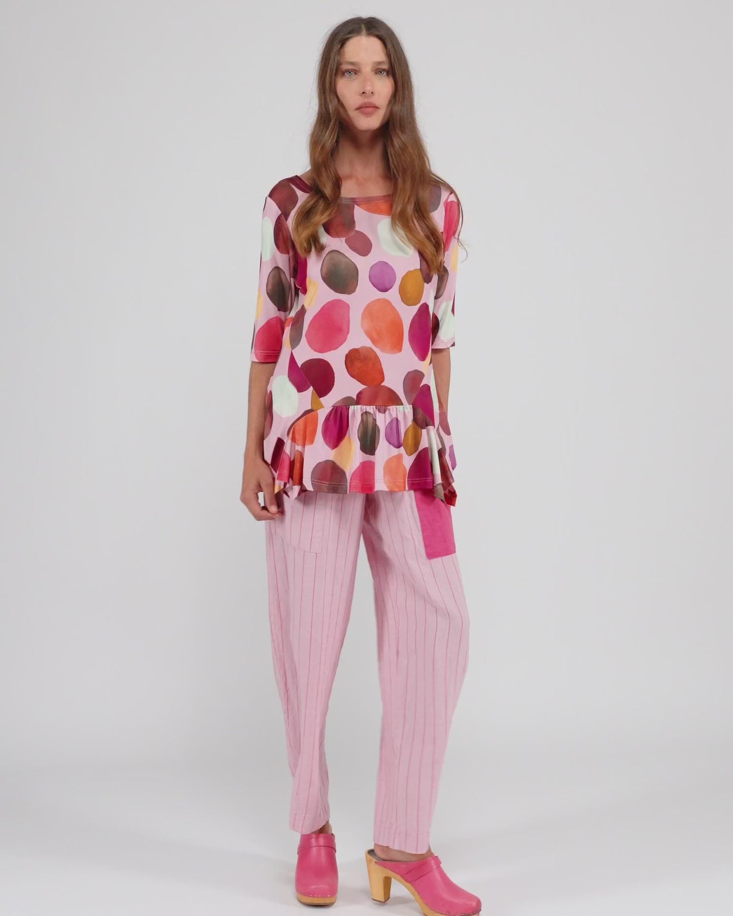 להעלות ולנגן וידיאו לגלריית צפיה, טישירט בלרינה בועות מג&amp;#39;נטה
