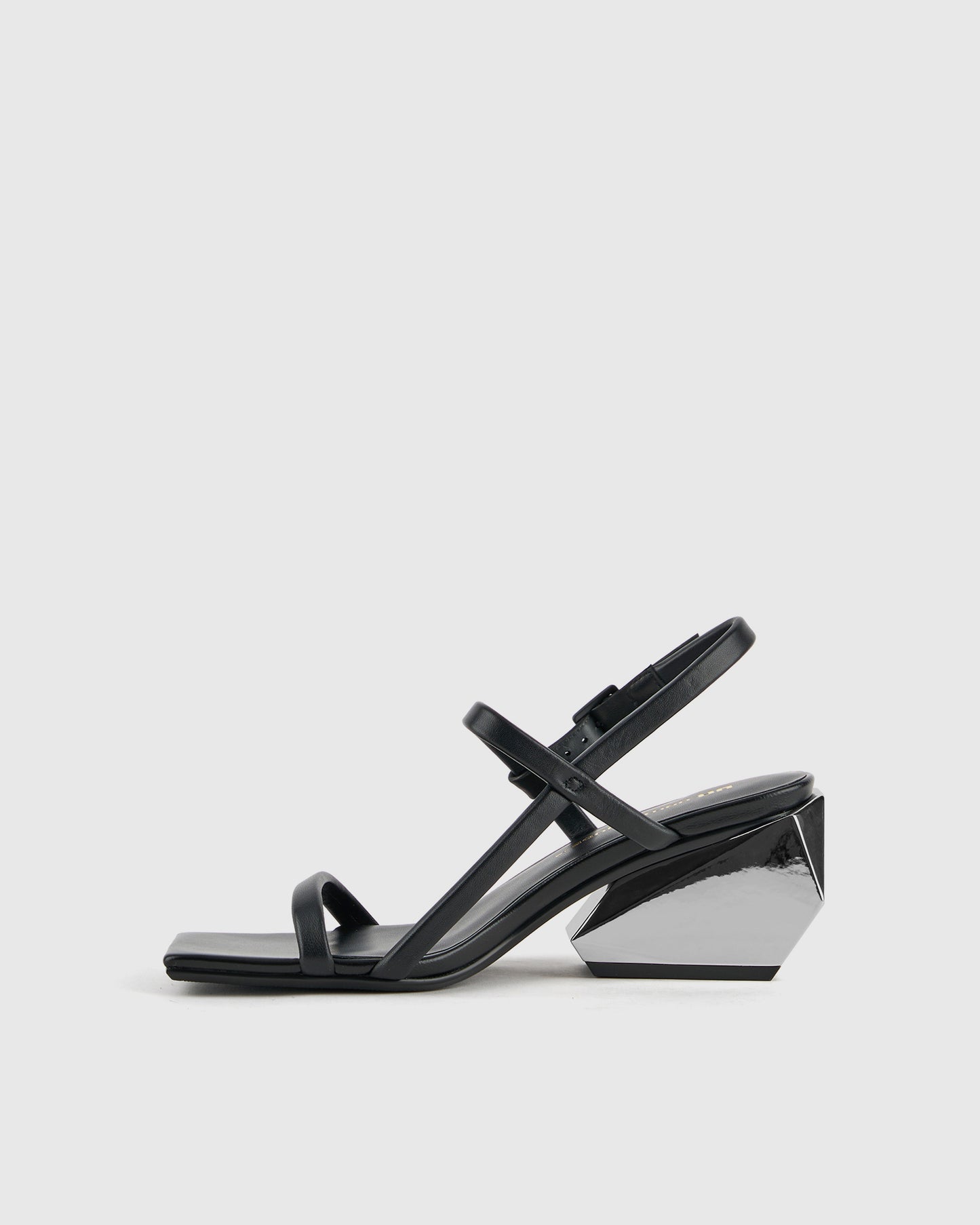 ריקי סטרפי מיד שחור