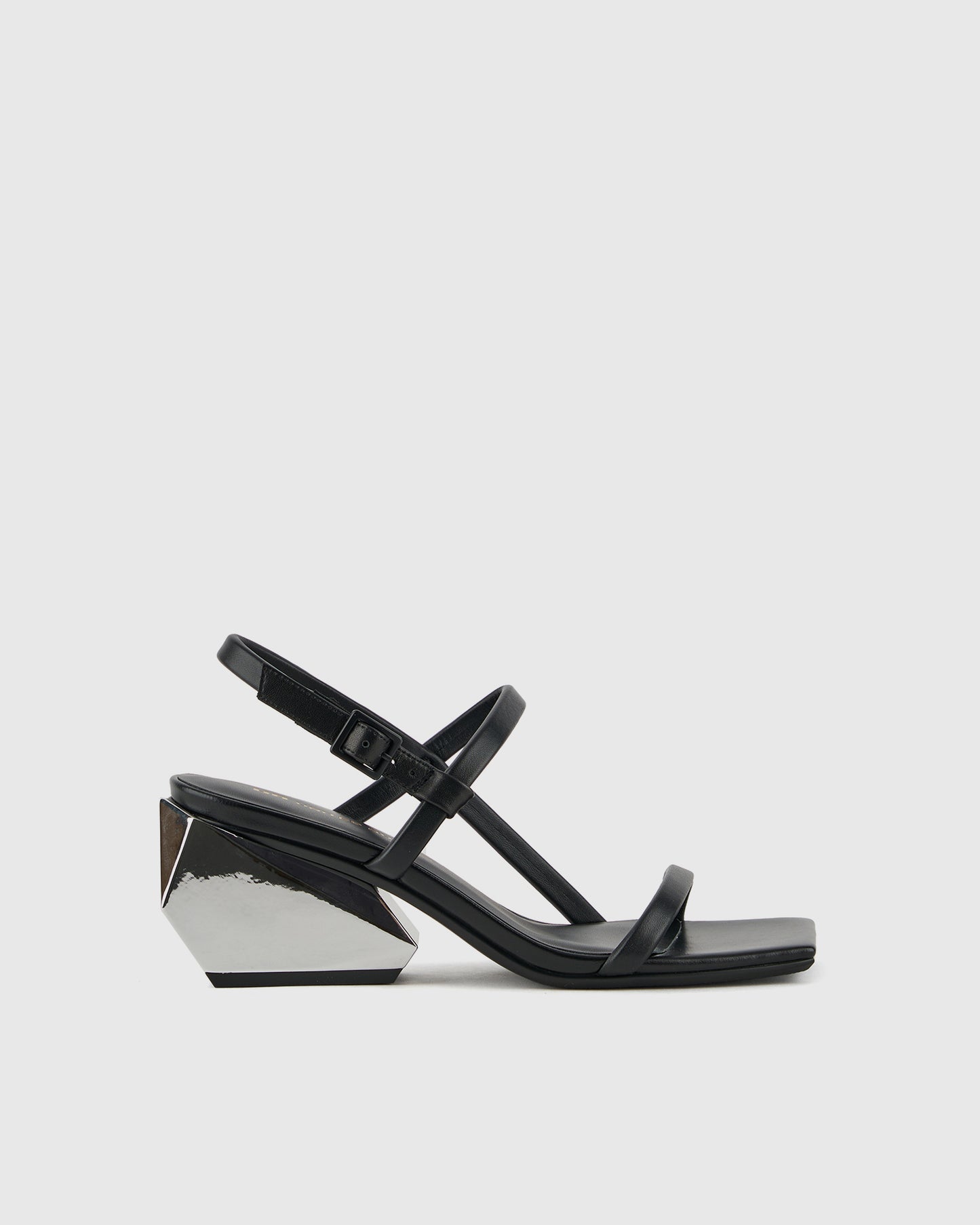 ריקי סטרפי מיד שחור