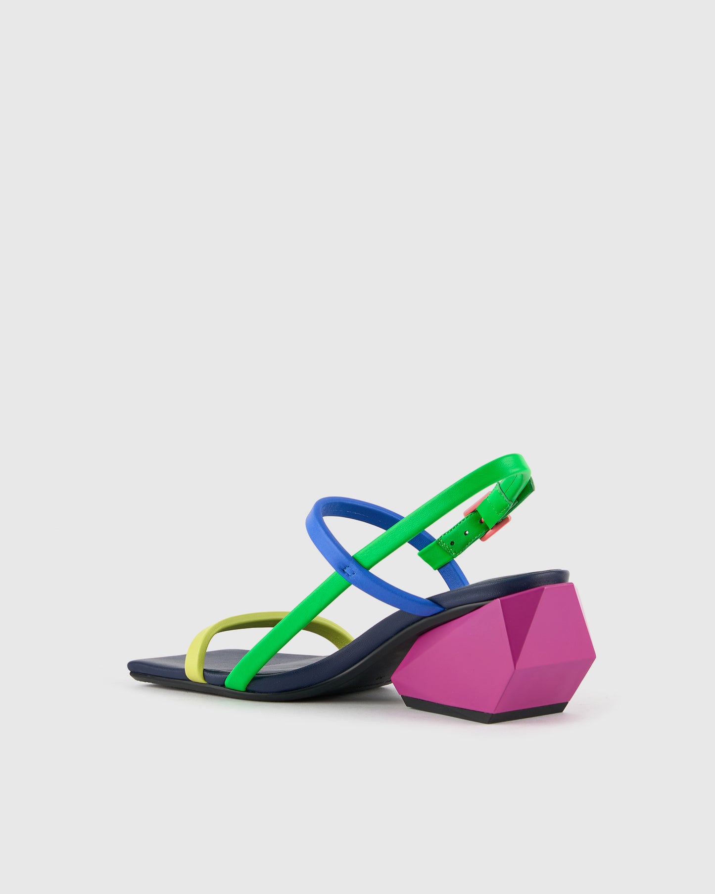 ריקי סטרפי מיד ניאון פלייר