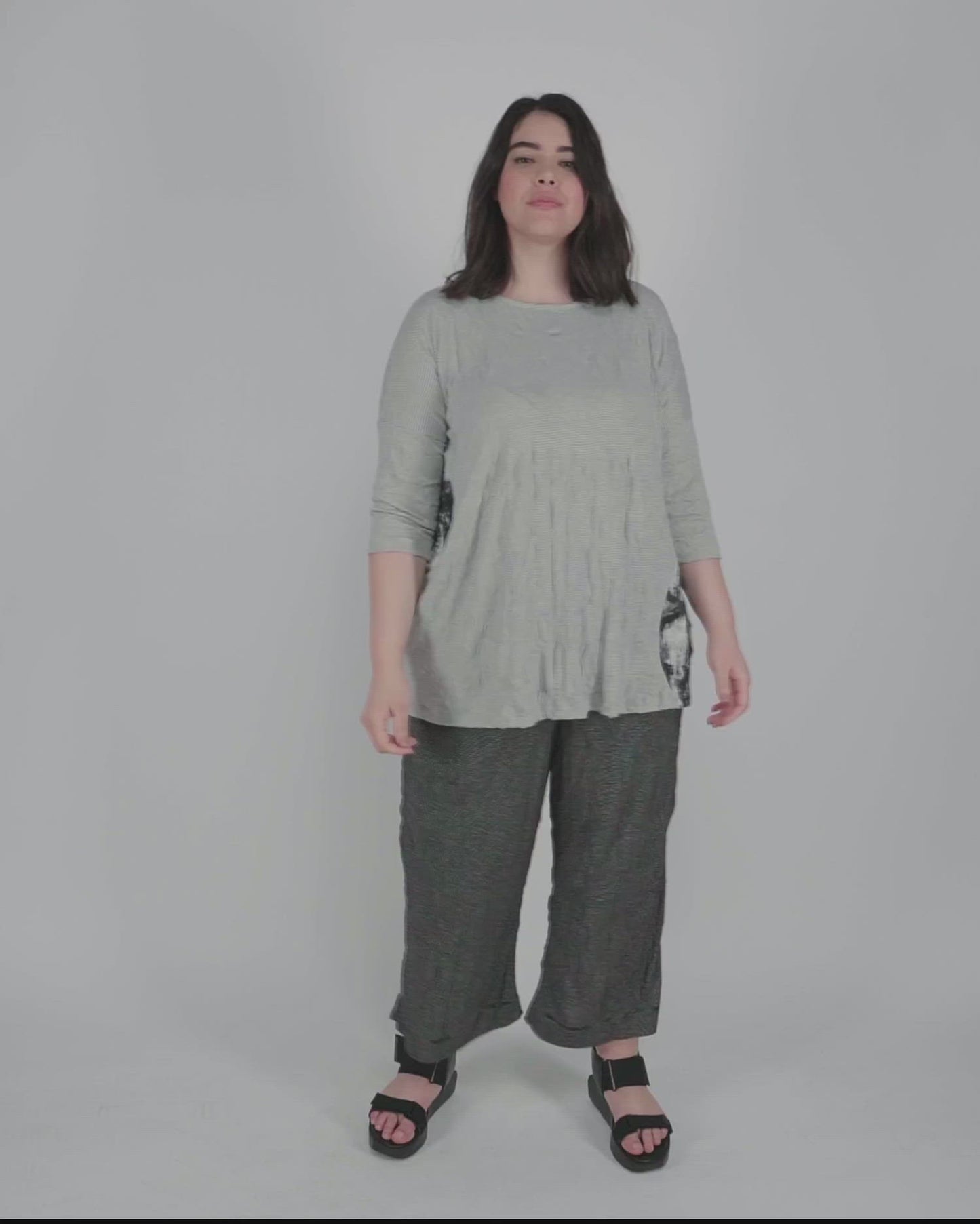 להעלות ולנגן וידיאו לגלריית צפיה, חולצה קרינקל בית טוב פסים
